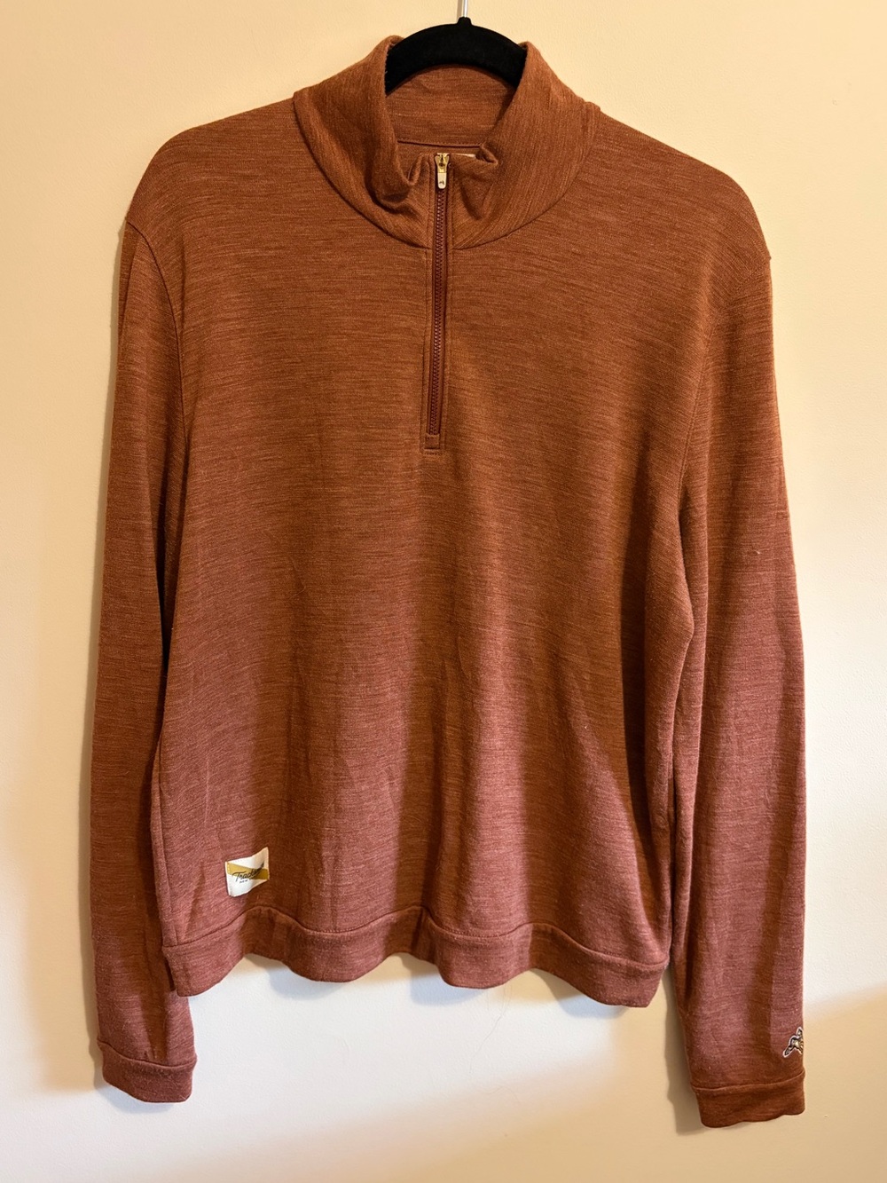 TRACKSMITH- men’s XL Downeaster Half-Zip
Pullover.